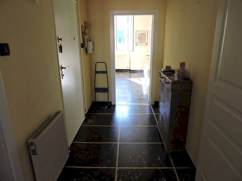 Corridoio - Four-room apartment via Teresio Mario Canepari, 9, Genova (neighborhood Sampierdarena) - photo 3