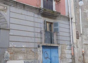 Facciata - Negozio via Università, Portici - foto 11