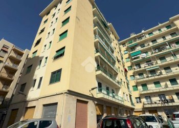 Quadrilocale Via voltri, Genova (zona Voltri) - foto 1