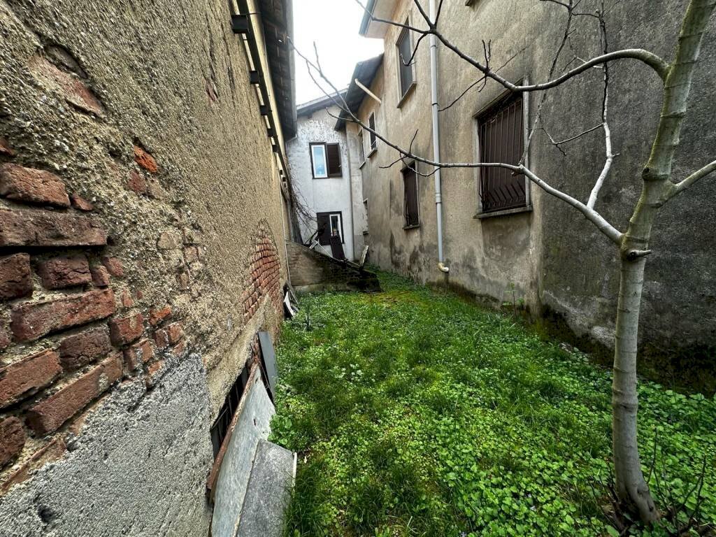 Giardino - Rustico via Padre Reginaldo Giuliani, 748, Cavaria con Premezzo - foto 3