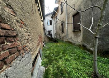 Giardino - Rustico via Padre Reginaldo Giuliani, 748, Cavaria con Premezzo - foto 3