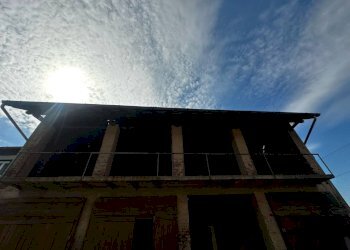 Facciata - Rustico via Padre Reginaldo Giuliani, 748, Cavaria con Premezzo - foto 7