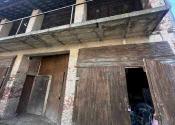 Facciata - Rustico via Padre Reginaldo Giuliani, 748, Cavaria con Premezzo - foto 21