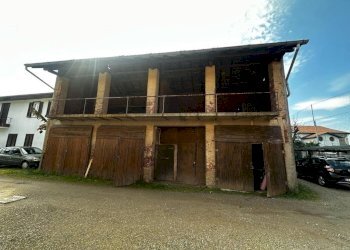 Facciata - Rustico via Padre Reginaldo Giuliani, 748, Cavaria con Premezzo - foto 24