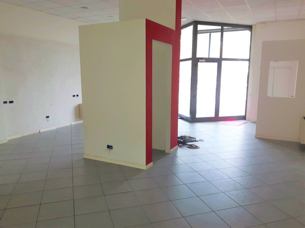 Stanza non arredata - Shop via Vittorio Emanuele II, Poggio a Caiano - photo 1