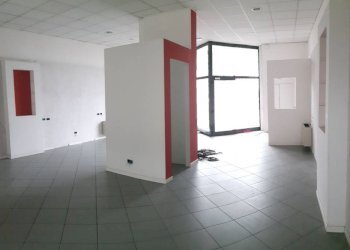 Interno non residenziale - Shop via Vittorio Emanuele II, Poggio a Caiano - photo 10