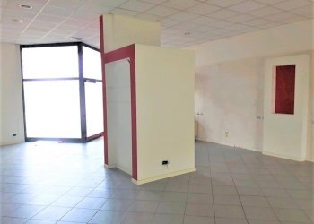 Interno non residenziale - Shop via Vittorio Emanuele II, Poggio a Caiano - photo 18