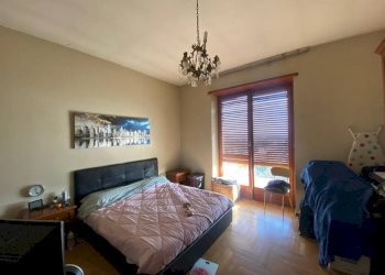 Camera da letto - Quadrilocale via Umberto I, Pecetto Torinese - foto 4