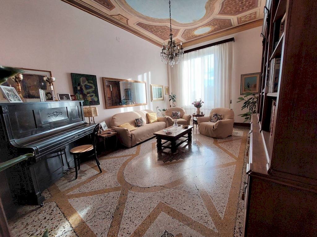 Salone - Appartamento piazza Nicolò Montano, 2a, Genova (zona Sampierdarena) - foto 3