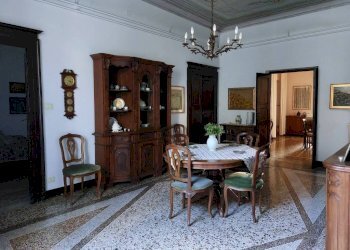 Sala da pranzo - Appartamento piazza Nicolò Montano, 2a, Genova (zona Sampierdarena) - foto 5