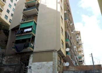 Facciata - Bilocale via del Lagaccio, 34c, Genova (zona Lagaccio) - foto 3