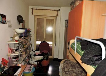 Camera da letto - Bilocale via del Lagaccio, 34c, Genova (zona Lagaccio) - foto 12