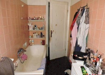 Bagno - Bilocale via del Lagaccio, 34c, Genova (zona Lagaccio) - foto 14