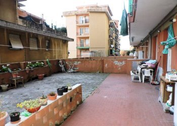 Terrazzo - Bilocale via del Lagaccio, 34c, Genova (zona Lagaccio) - foto 15