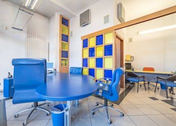 Interno non residenziale - Negozio via C. Battisti, 4, Venegono Superiore - foto 11