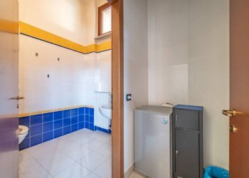 Bagno - Negozio via C. Battisti, 4, Venegono Superiore - foto 16