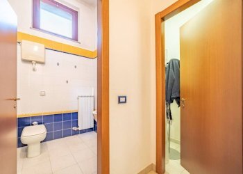 Interno appartamento - Negozio via C. Battisti, 4, Venegono Superiore - foto 27