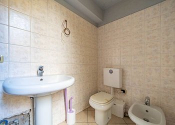 Bagno - Ufficio via Roma, Venegono Superiore - foto 12