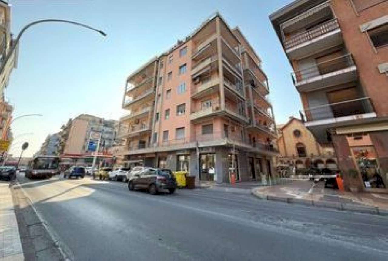 LOCALE COMMERCIALE IN VENDITA LOANO CENTRO - Locale Commerciale via Aurelia, Loano - foto 1