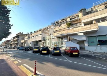 Ufficio Via Duca Degli Abruzzi, Montorio al Vomano - foto 11