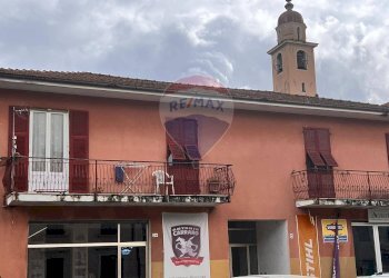 Quadrilocale via Maurizio Caranza 
 Centro, Varese Ligure, Varese Ligure - foto 1