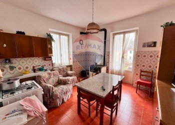 Quadrilocale via Maurizio Caranza 
 Centro, Varese Ligure, Varese Ligure - foto 9