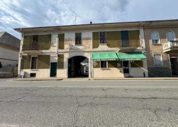 Attività Commerciale Via Varallino, Galliate - foto 2