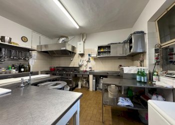 Attività Commerciale Via Varallino, Galliate - foto 4