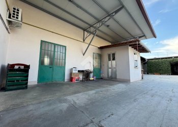 Attività Commerciale Via Varallino, Galliate - foto 13