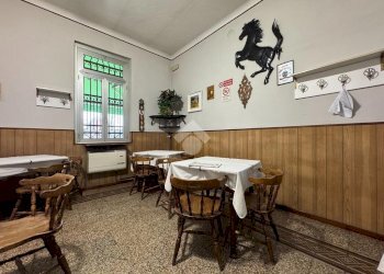 Attività Commerciale Via Varallino, Galliate - foto 5