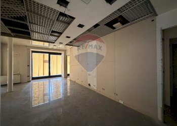 Commercial Premises Napoli (neighborhood Poggioreale) - photo 4