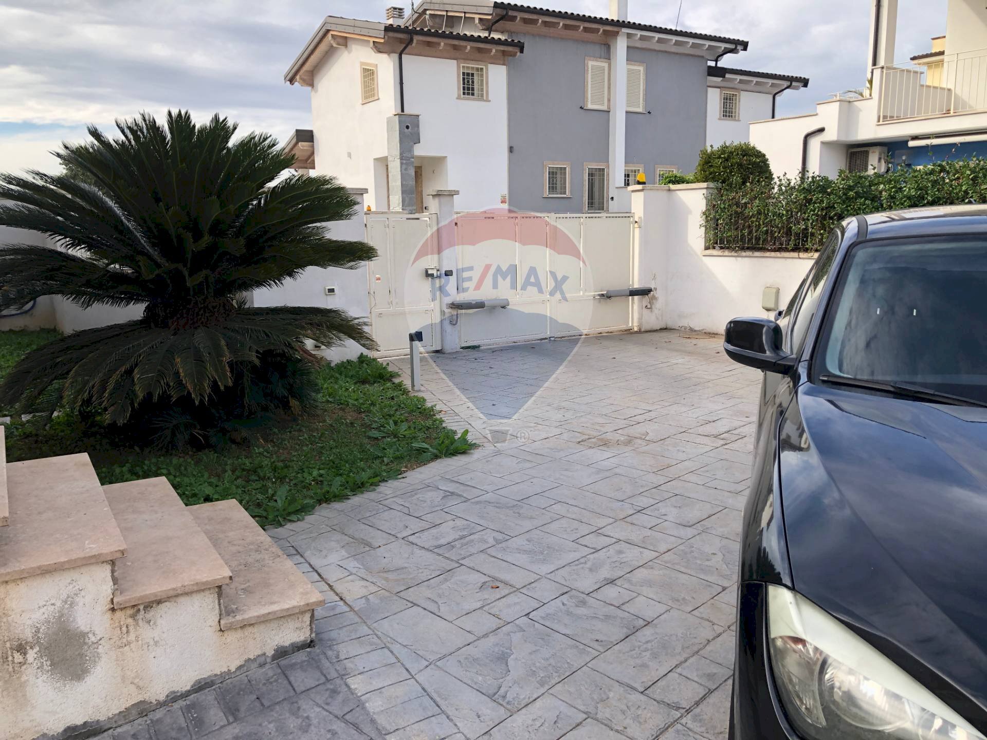 Semi-detached Villa Pomezia - photo 3