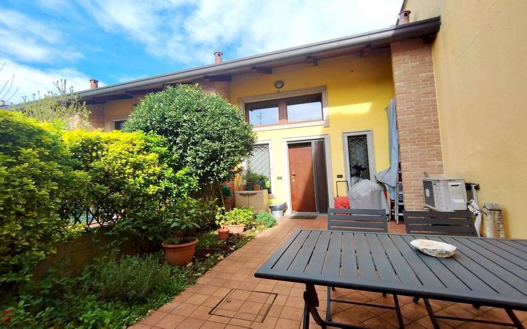 Facciata - Bilocale corso Europa, 176, Rho - foto 3