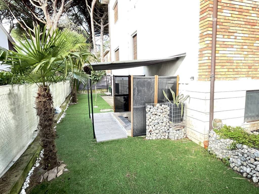 Giardino - Quadrilocale viale delle Palme, Ravenna (zona Porto Corsini) - foto 2