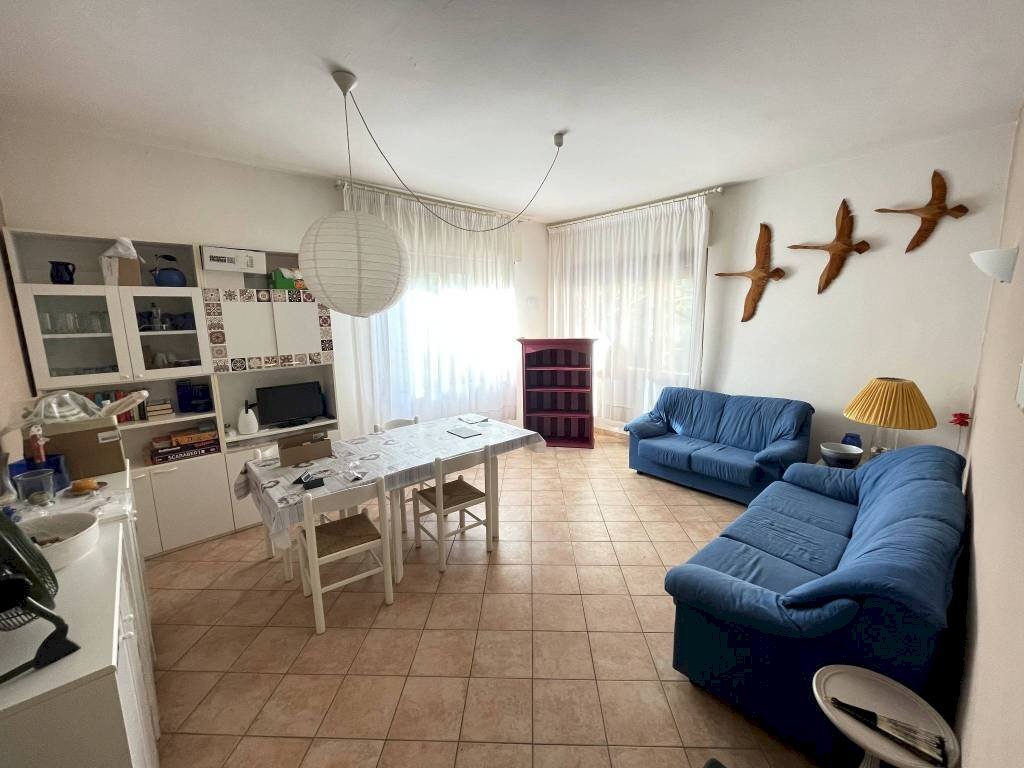 Salone - Quadrilocale viale delle Palme, Ravenna (zona Porto Corsini) - foto 3