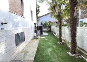 Giardino - Quadrilocale viale delle Palme, Ravenna (zona Porto Corsini) - foto 36