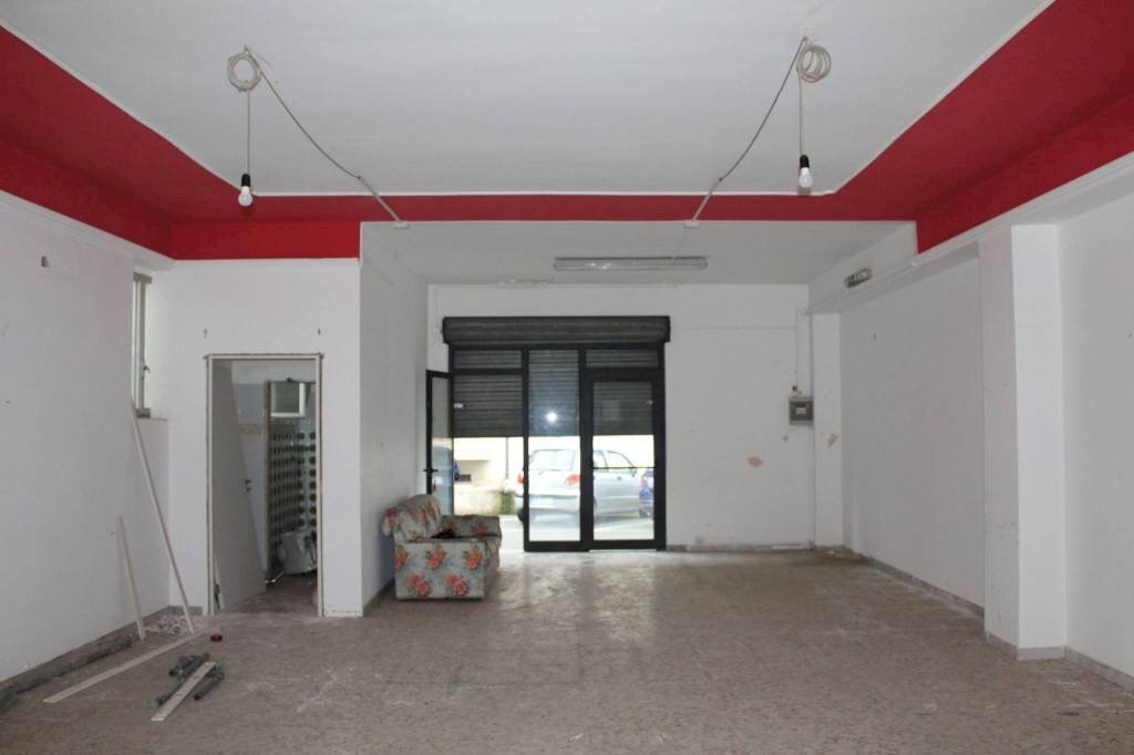 Interno non residenziale - Negozio via Ugo Foscolo, 8, Rocca Imperiale - foto 2