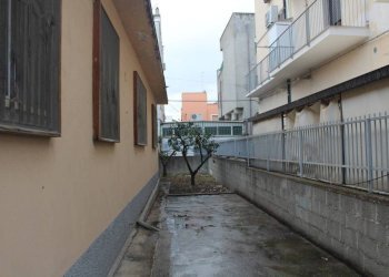 Giardino - Negozio via Ugo Foscolo, 8, Rocca Imperiale - foto 12