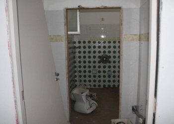 Bagno - Negozio via Ugo Foscolo, 8, Rocca Imperiale - foto 15