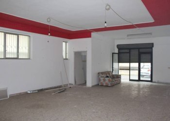 Interno non residenziale - Negozio via Ugo Foscolo, 8, Rocca Imperiale - foto 1