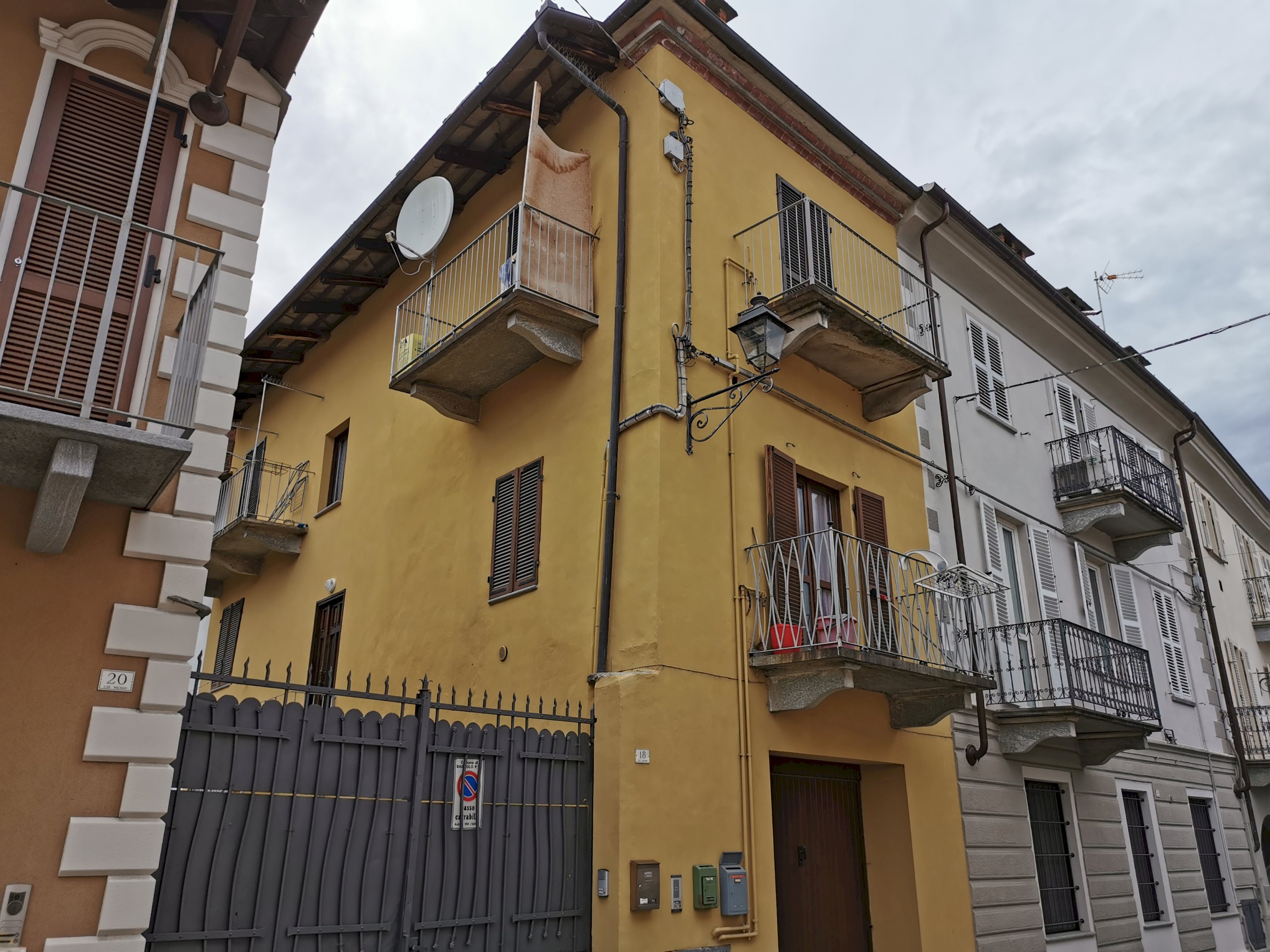 Three-room apartment Corso Malingri, 25, Bagnolo Piemonte - photo 1