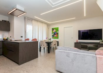 Apartment via Giuseppe Giacosa 11, Orbassano - photo 11
