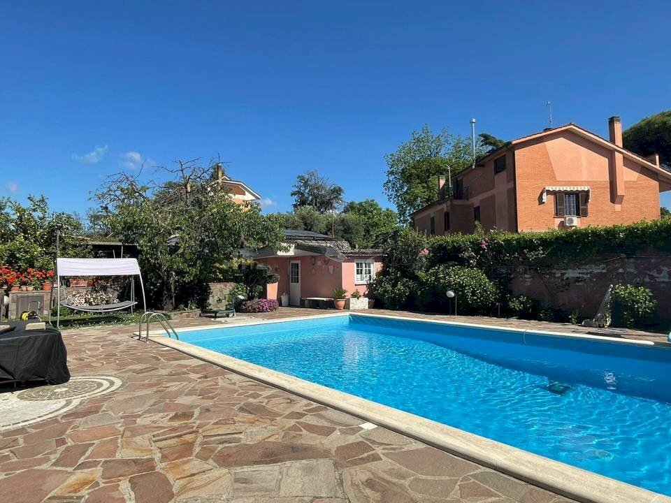 Villa Unifamiliare Via Mazzamagna, Marino - foto 1