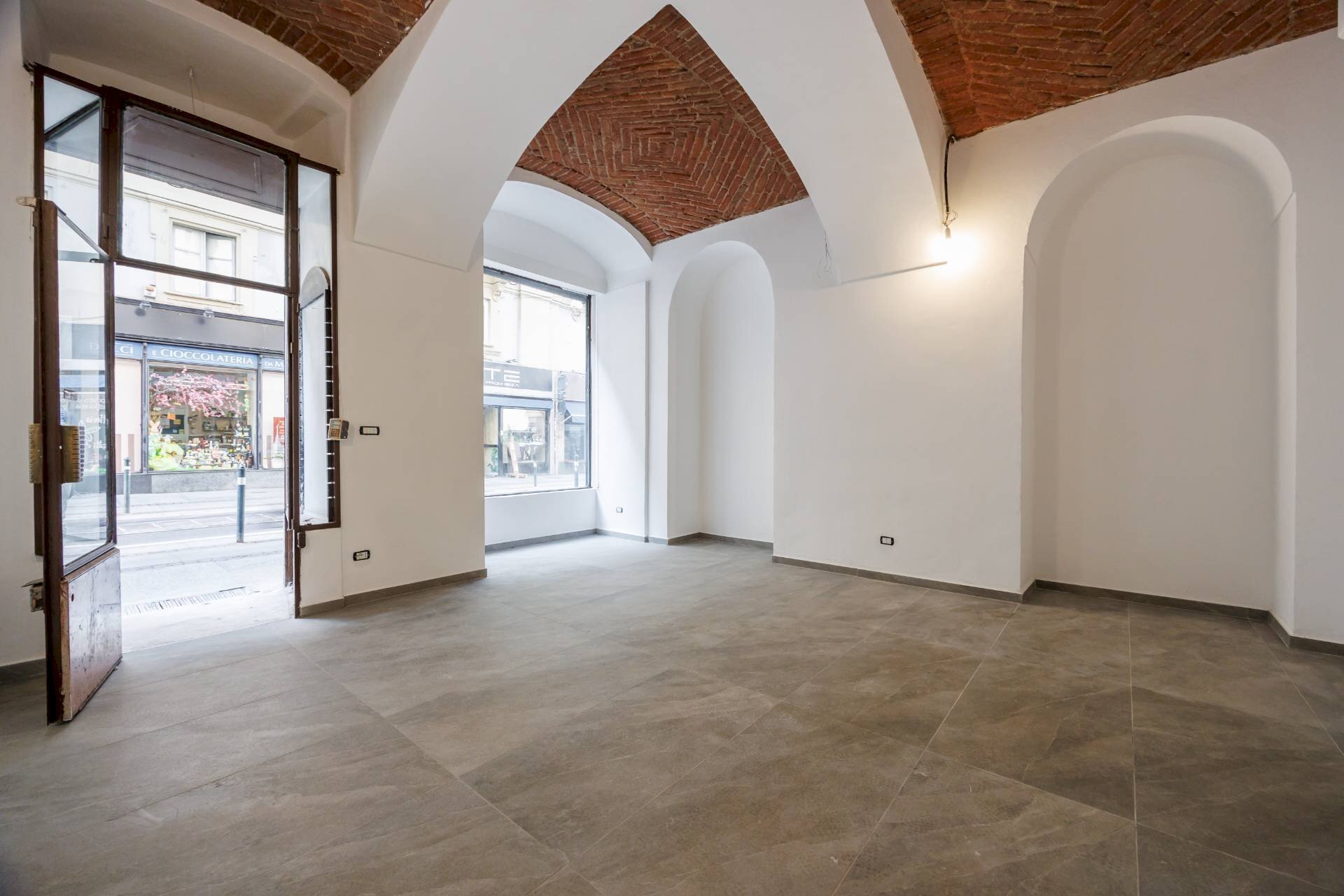 Shop Via Milano, Torino (neighborhood Centro) - photo 1