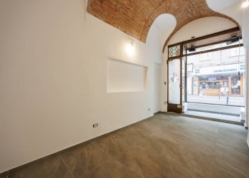 Shop Via Milano, Torino (neighborhood Centro) - photo 3