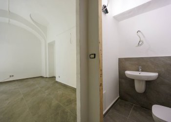 Shop Via Milano, Torino (neighborhood Centro) - photo 16