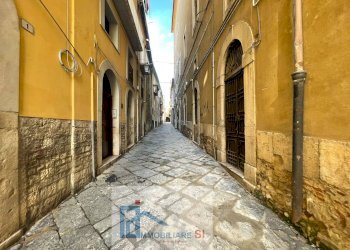 Three-room apartment Via Arcivescovo Francesco Pacca, Benevento - photo 30