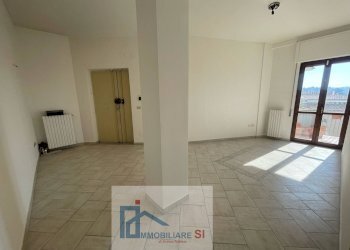 Four-room apartment Via San Gaetano, Benevento - photo 3