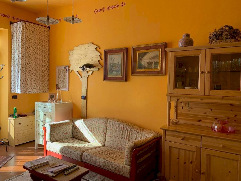 Salone - Appartamento Frazione Caldirola, Fabbrica Curone - foto 3