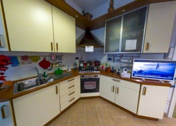 Cucina - Appartamento via Giovanni Opisso, Genova (zona Pegli) - foto 34